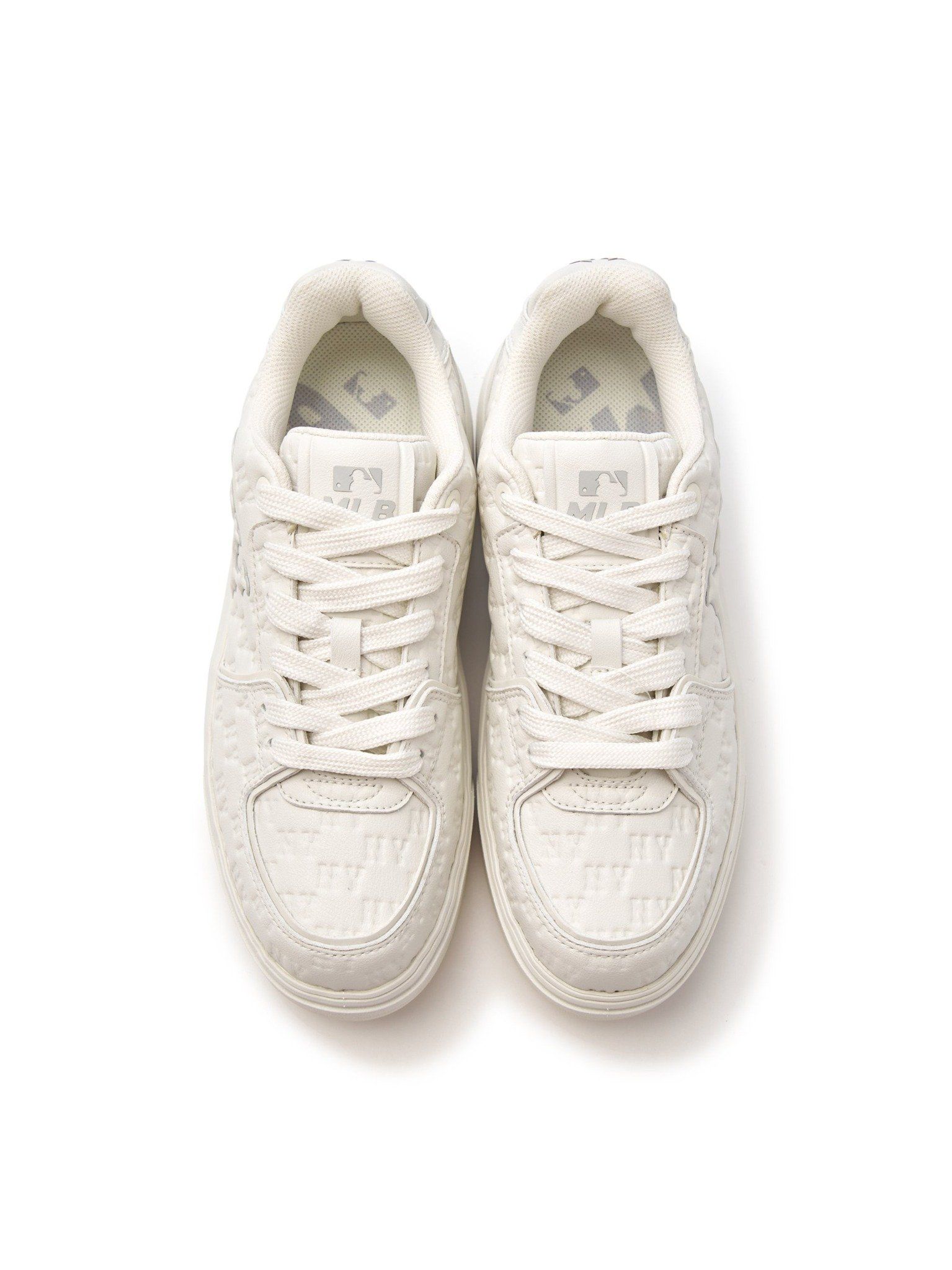  Giày MLB Chunky Liner Embossed Monogram Cooperstown New York Yankees - 3ASXE015N-50WHS 