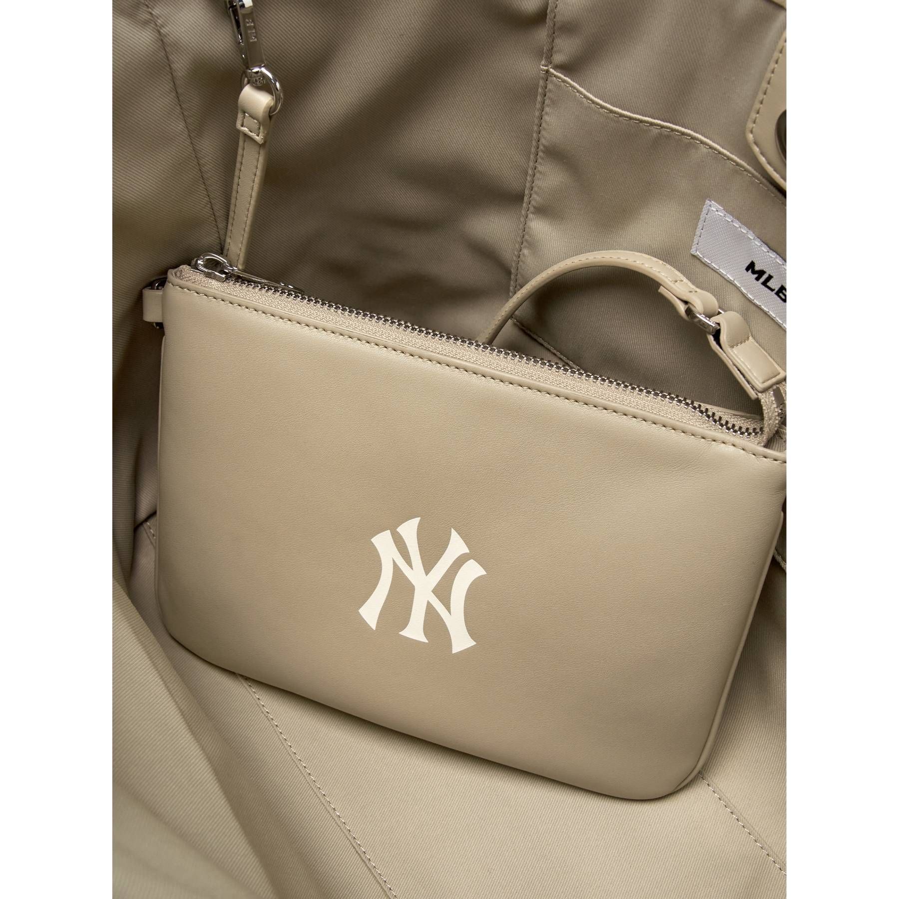  Túi Xách MLB Dia Monogram Jacquard Shopper Bag 3AORMJ16N-50CRD 
