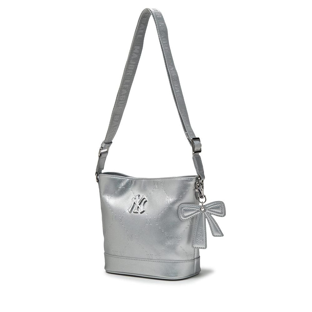  Túi Xách MLB - NY Yankees Monogram Embo Bucket Bag - 7ACRM066N-50SIS 