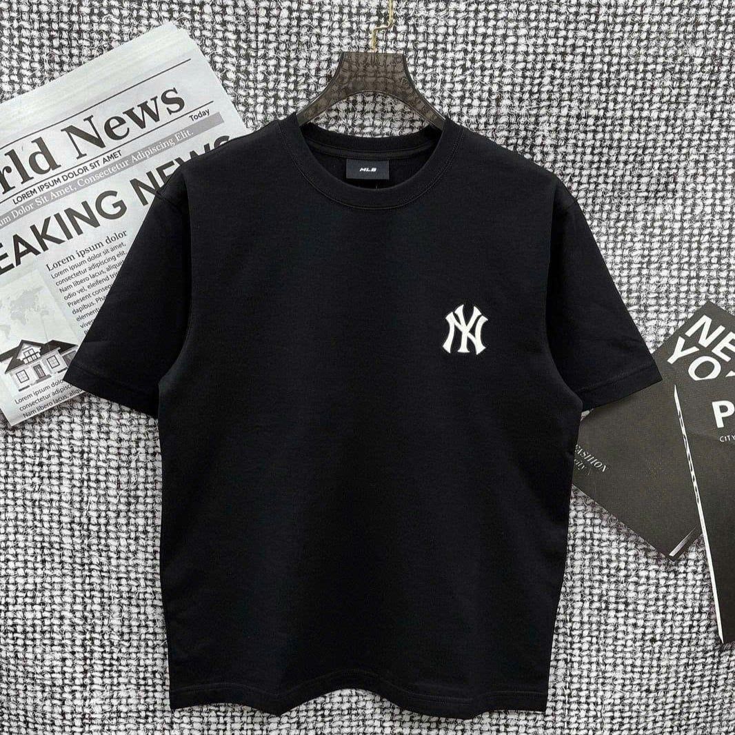  Áo thun [Unisex] MLB - New Year's Horse Graphic Short Sleeve T-Shirt NY - 3ATSQ0161-50BKS 