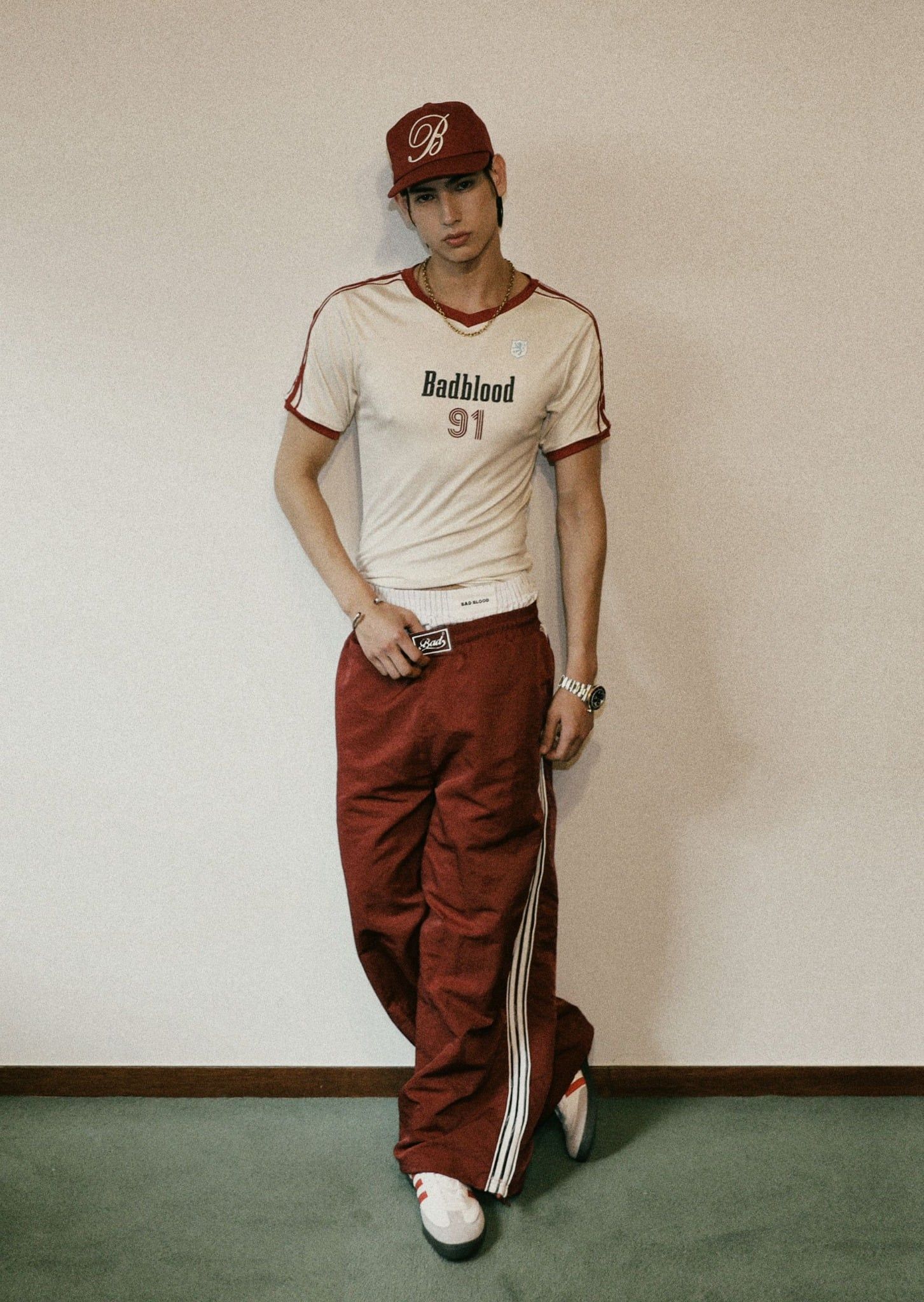  Áo Thun [Unisex] Badblood - [w-tee24-053] Vintage Club V-Neck Jersey T-Shirt Cream 