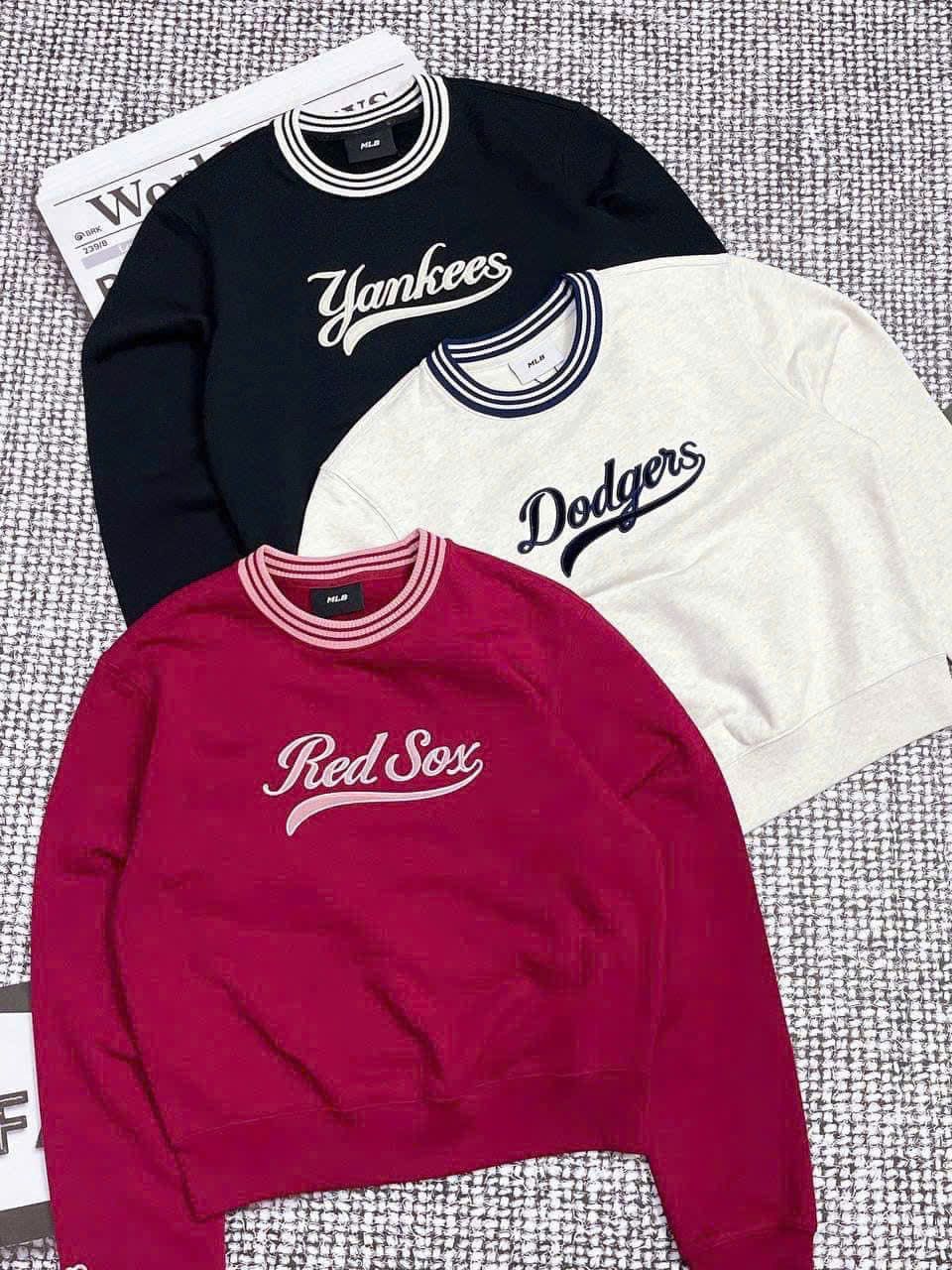 Áo Sweater [Nữ] MLB Korea Varsity Cursive NY Yankees