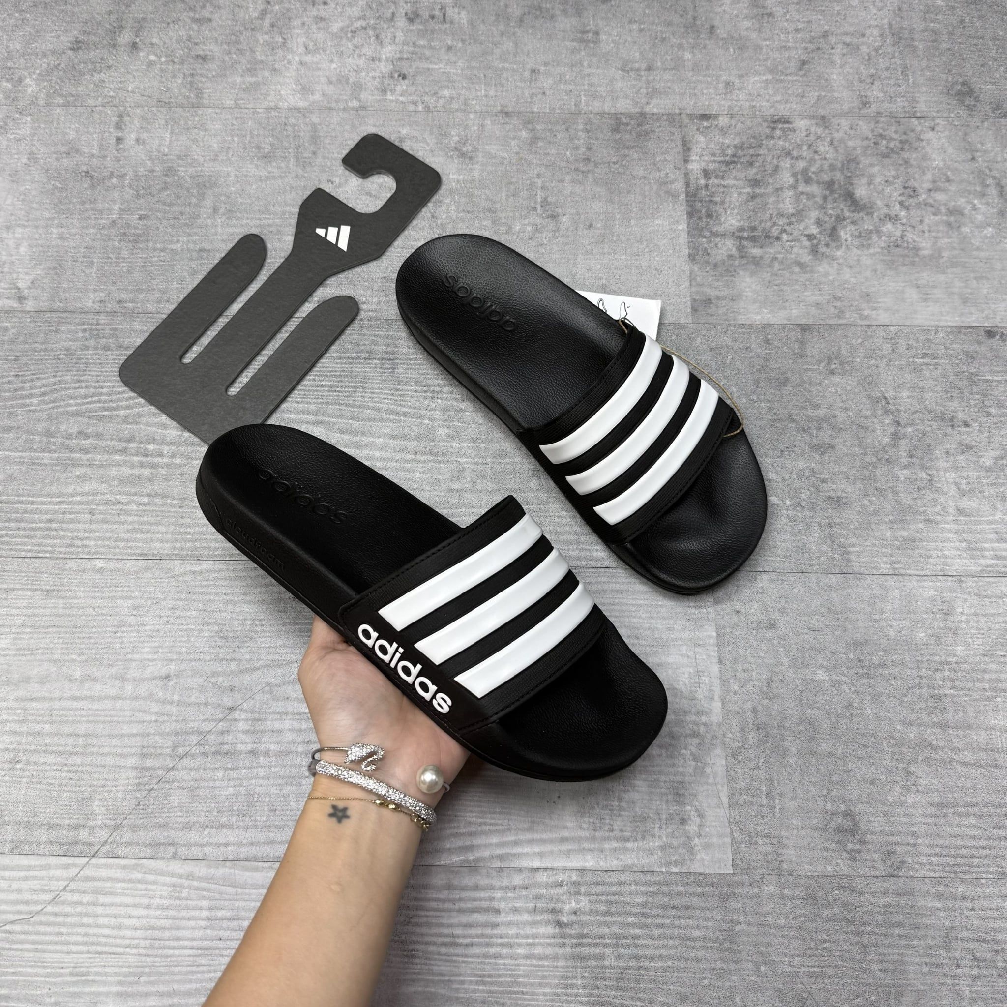  Dép Adidas Adilette - Chinelo Adilette Shower -  GZ5922 