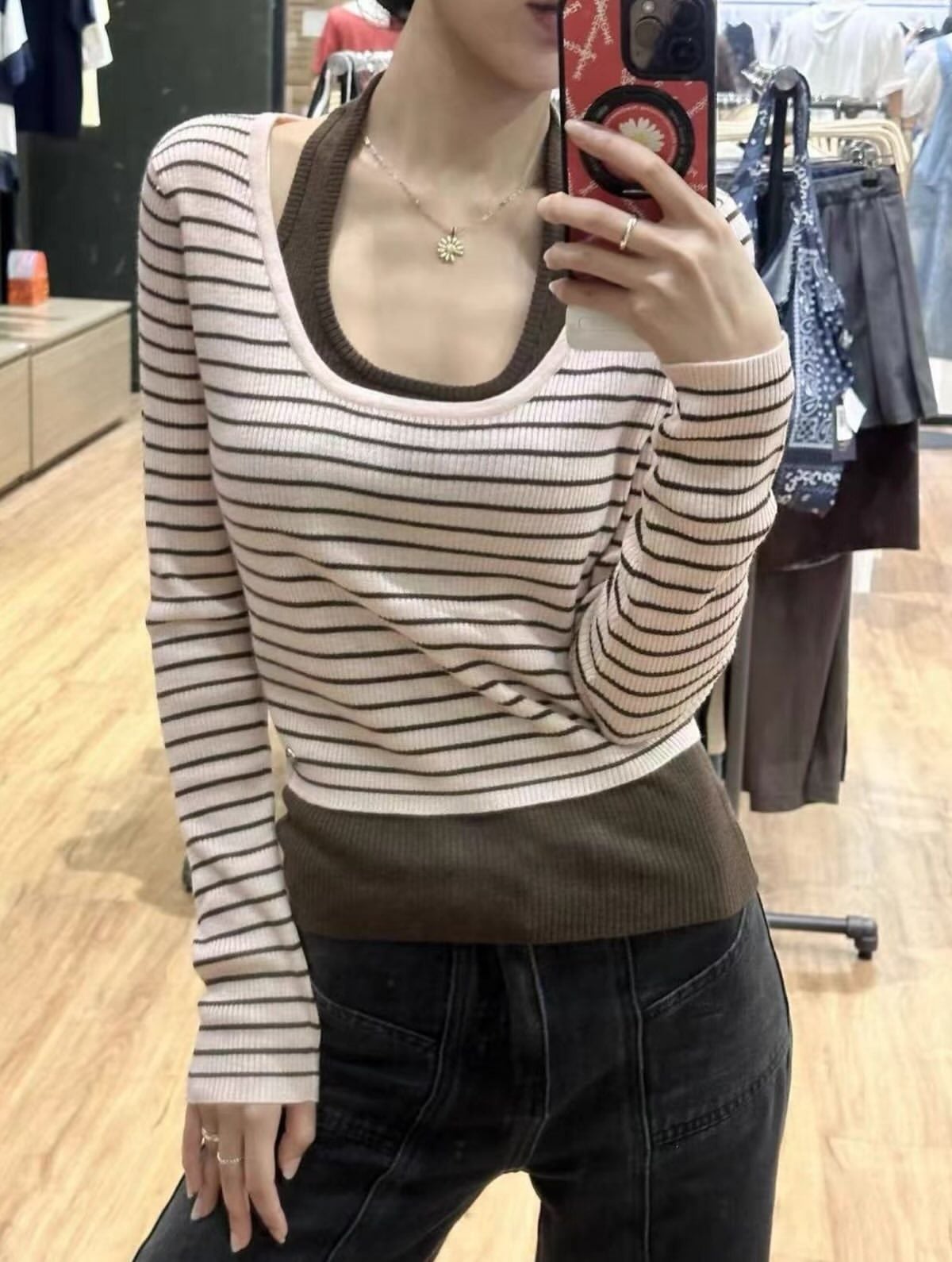  Áo Thun Cổ Yếm WHOAU [Nữ] - Halterneck Layered Pullover - WHKAG4851F 