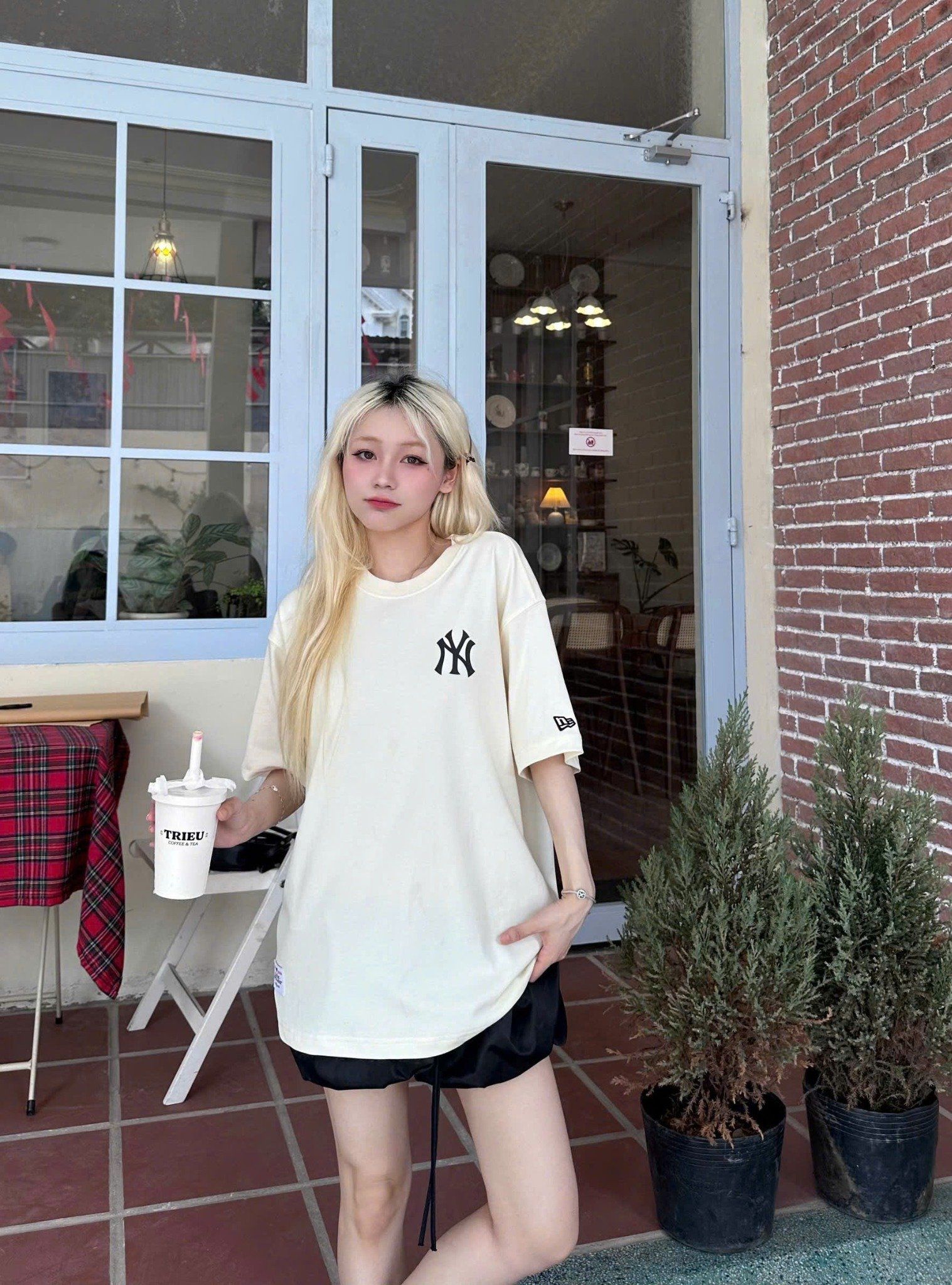  Áo Thun New Era - [Unisex] NY Yankees Bug Bunny Cream T-Shirt - 12565987 