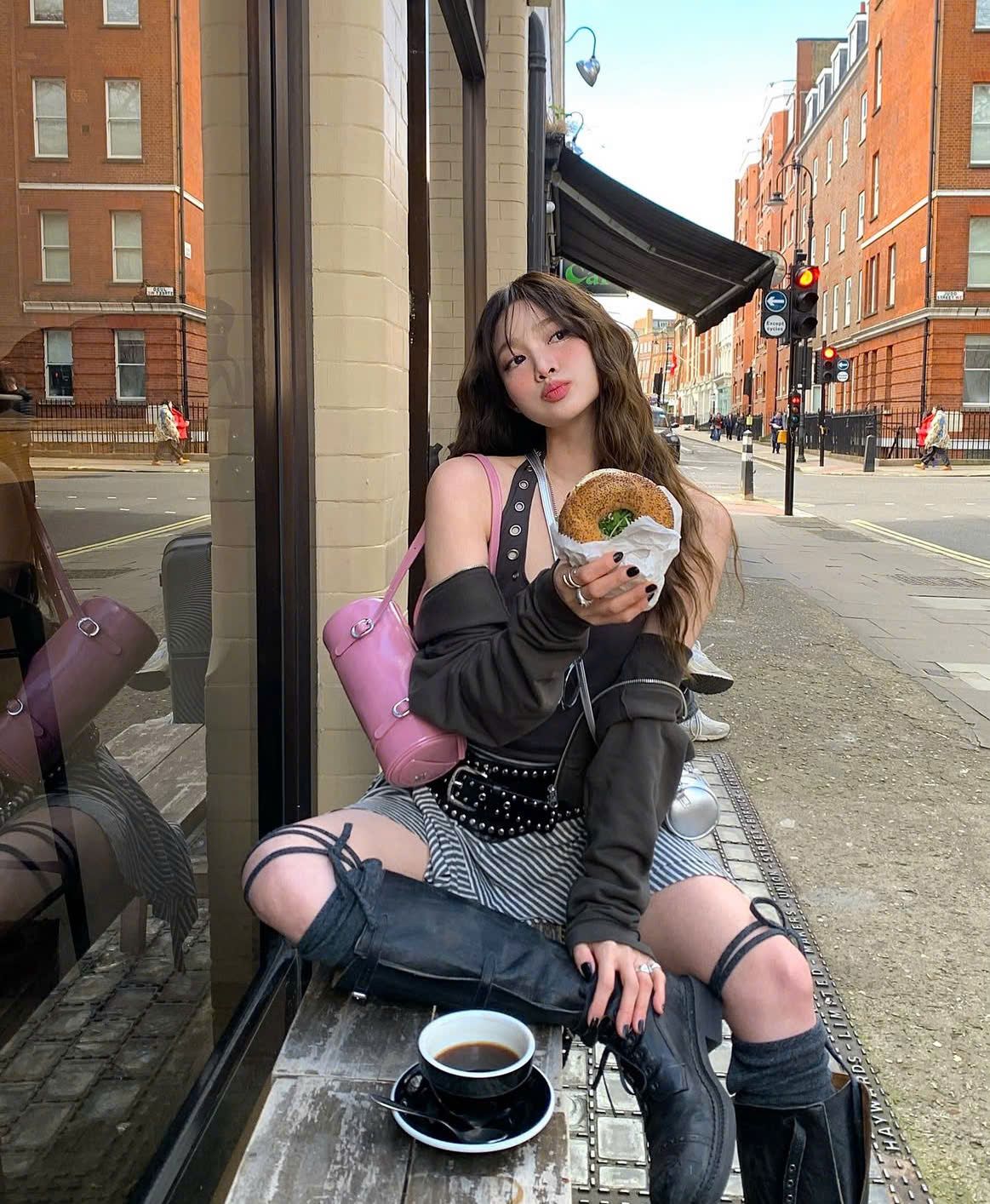 Túi Xách FindKapoor Korea - Pillow Bag 23 Rose Pink – ADLV Túi Xách FindKapoor Korea - Pillow Bag 23 Rose Pink – ADLV