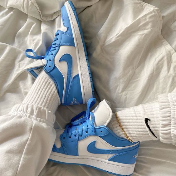  Giày Nike - Air Jordan 1 Low University UNC AO9944-441 