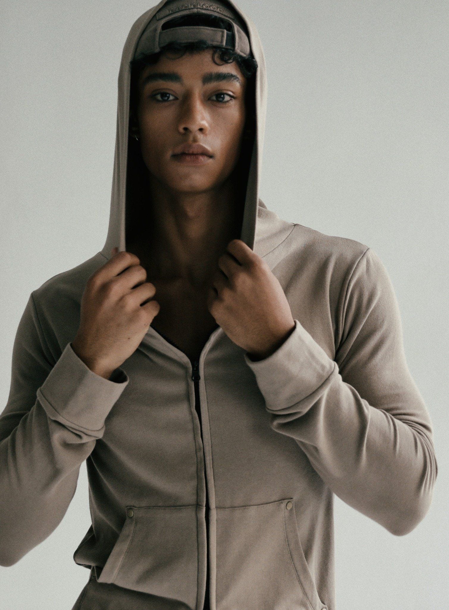  Áo Khoác [Unisex] Badblood - [w-hde24-036] Beyond Soft Hooded Zip-Up Slim Fit - Tobacco 