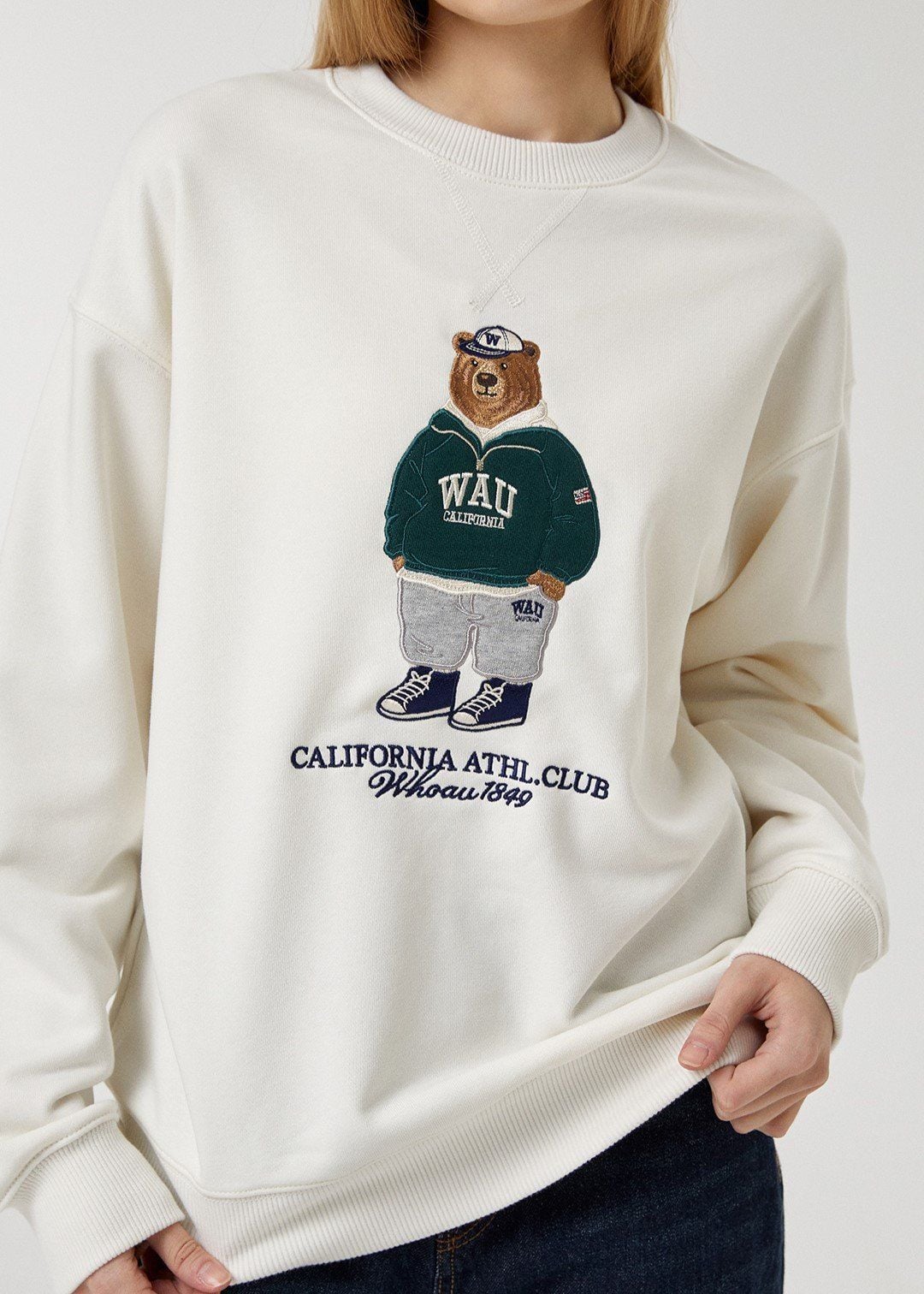  Áo Sweater WHOAU [Unisex] - Steve Patch Sweatshirt - WHMWF3922U 