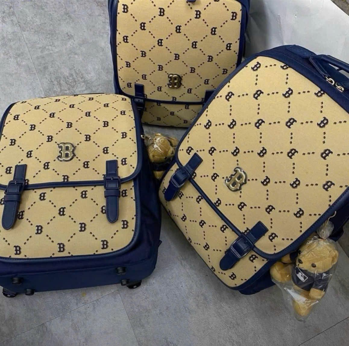  Balo MLB Korea - Diamond Monogram Jacquard Cute Bear New York Yankees Black - 7ABKMD24N-50BKS 