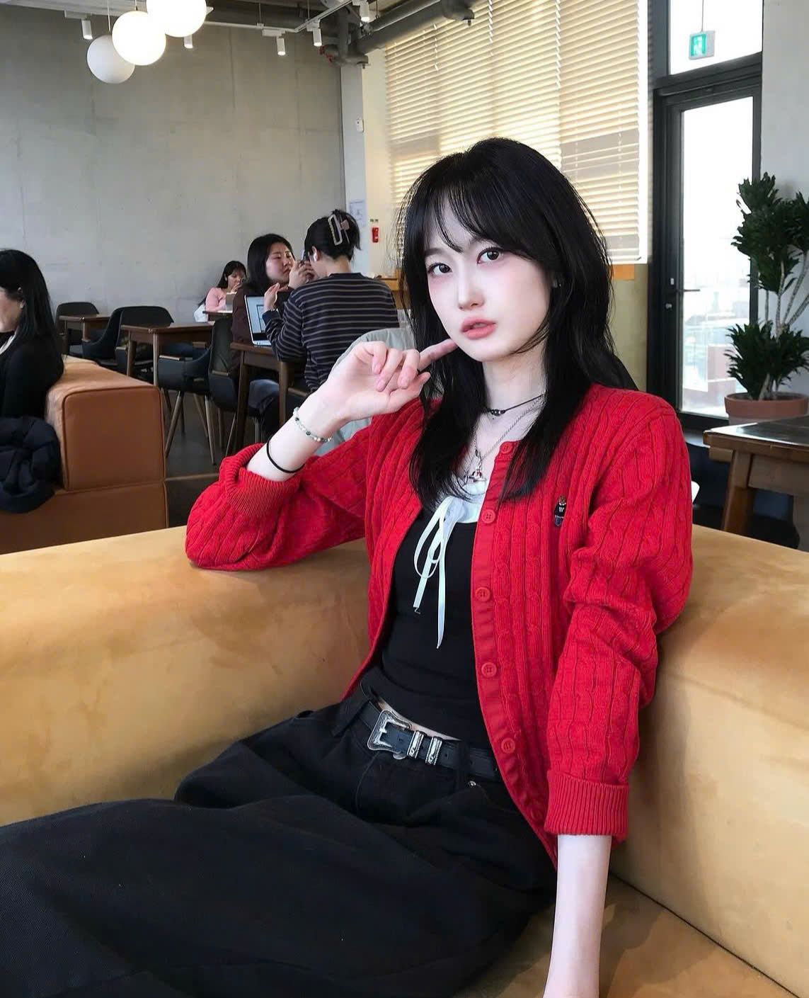  Áo Cardigan WHOAU [Nữ]- Steve Cable Cardigan Red - WHCKF4901F 