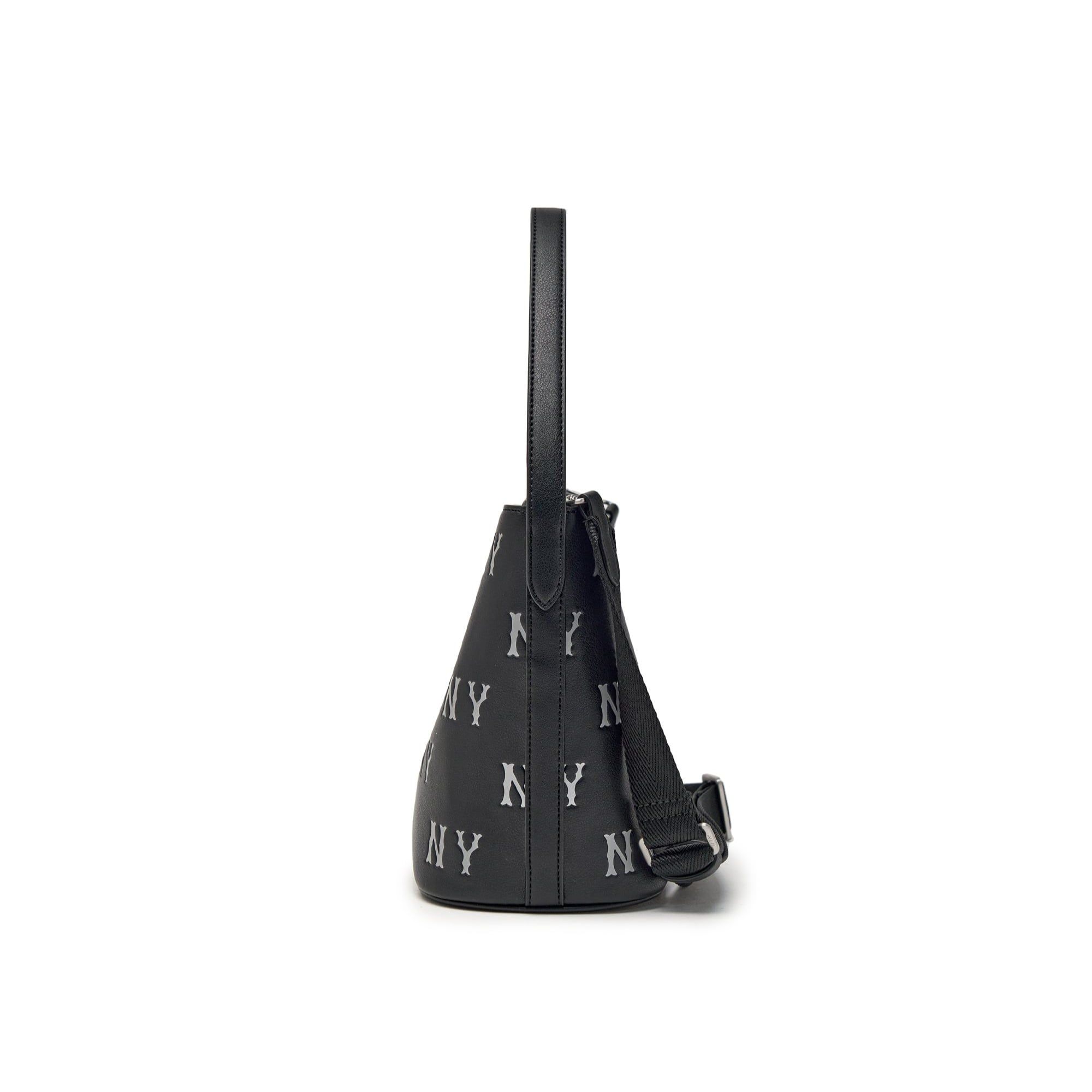  Túi Xách MLB - Classic Monogram Embossed Bucket Bag New York Yankees - 3ABMME16N-50BKS 