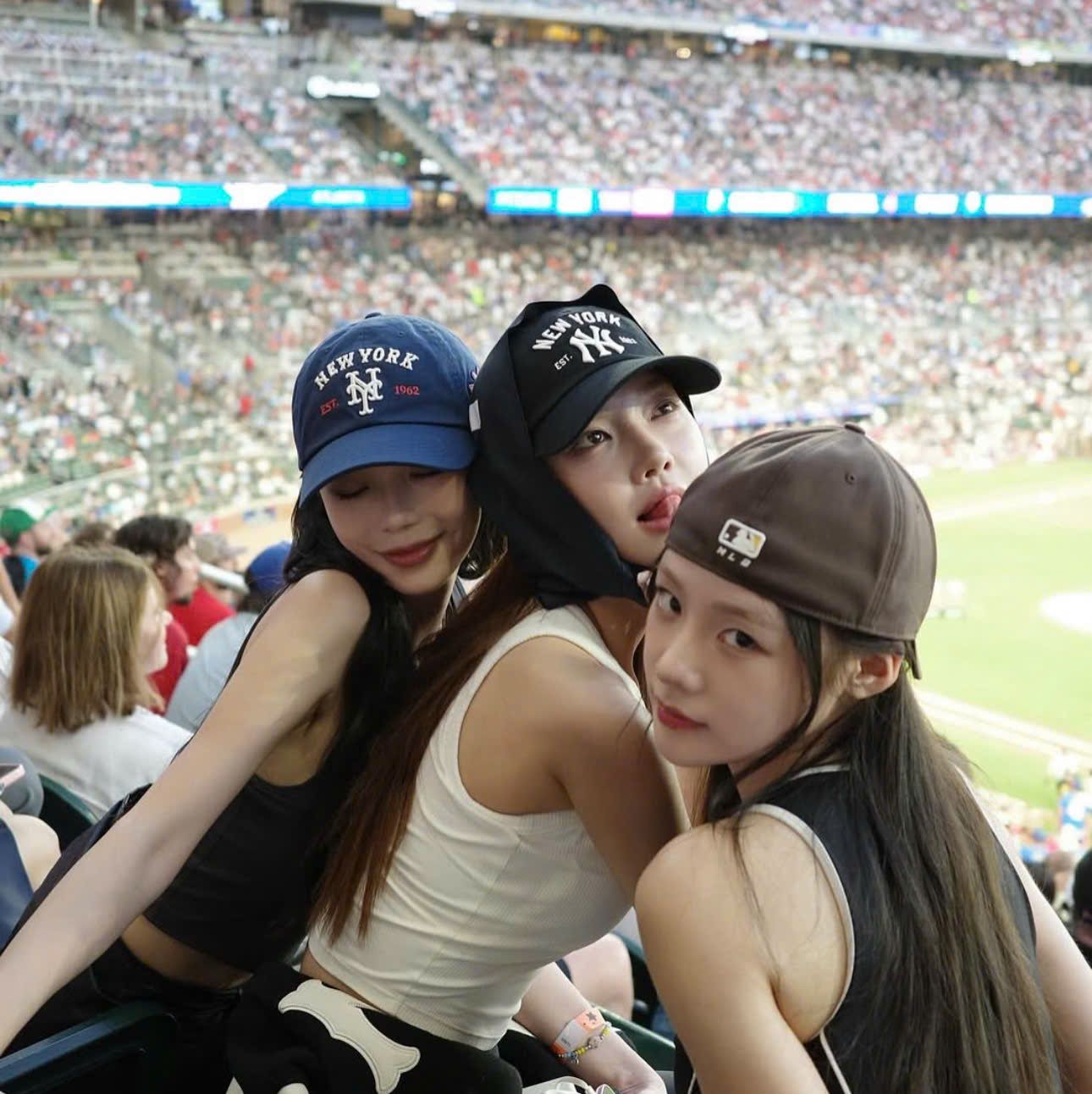  Nón MLB Korea - [Unisex] Vintage Cooperstown Patch Unstructured Ball Cap NY Yankees - 3ACPB105N-50BKS 