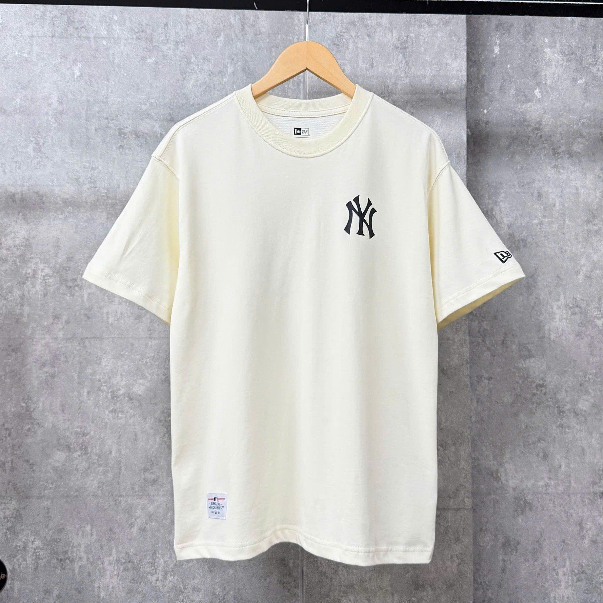  Áo Thun New Era - [Unisex] NY Yankees Bug Bunny Cream T-Shirt - 12565987 