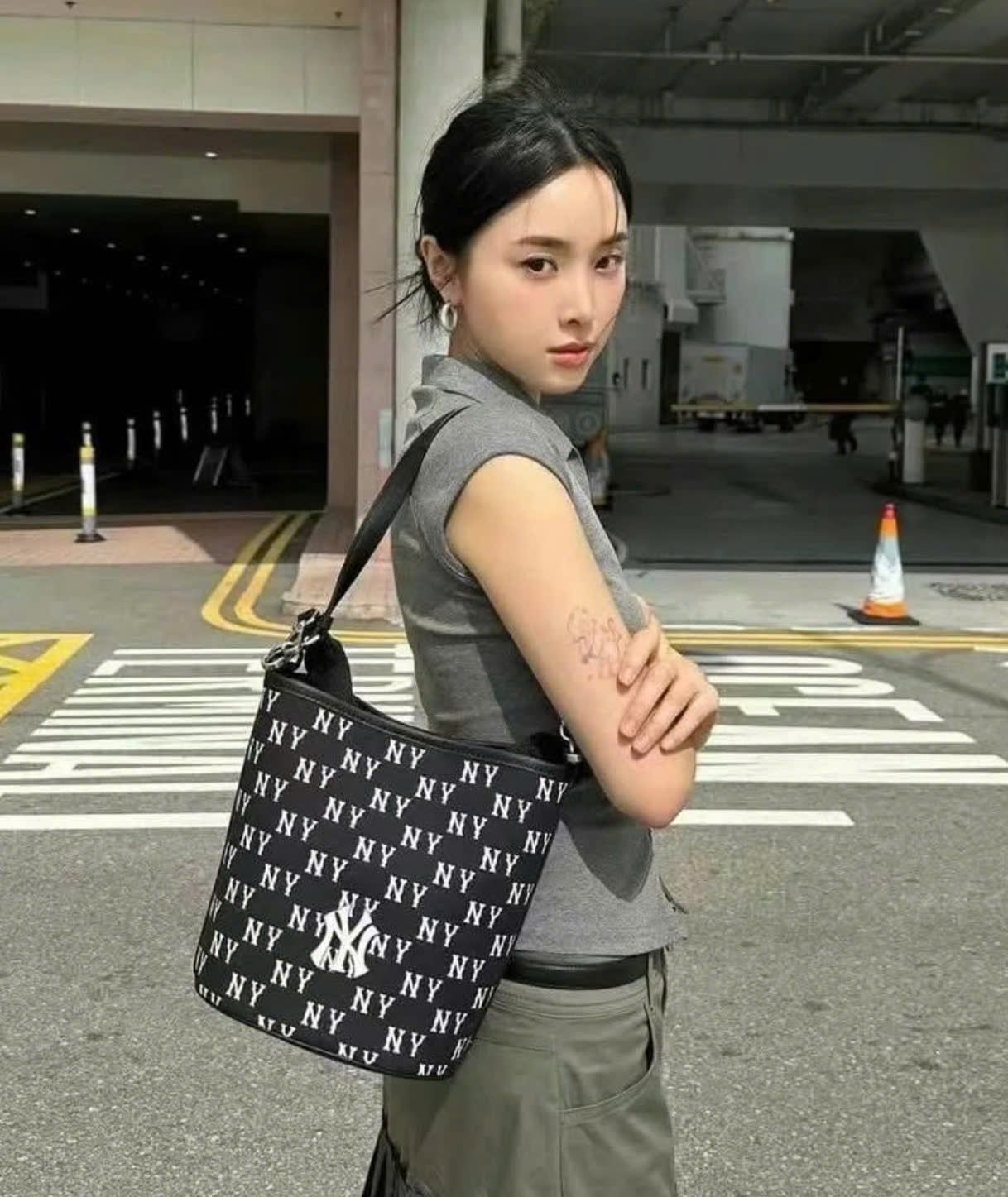  Túi Xách MLB - Monogram Jacquard Bucket Bag New York Yankees - 3ABML024N-50BKS 
