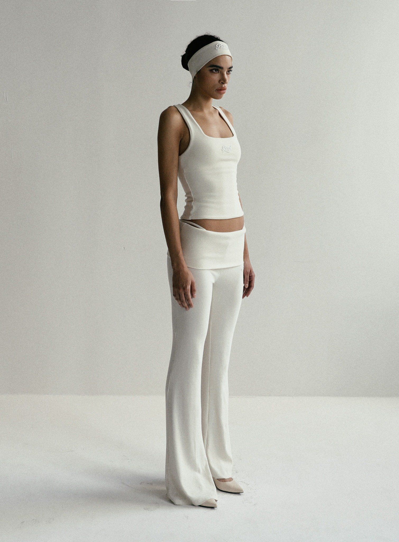 ◆BADBLOOD◆ Beyond Soft Square Neck Tank Cream w-tnk24-072 Áo Tanktop [Nữ] Badblood - [w-tnk24-072] Beyond Soft Square