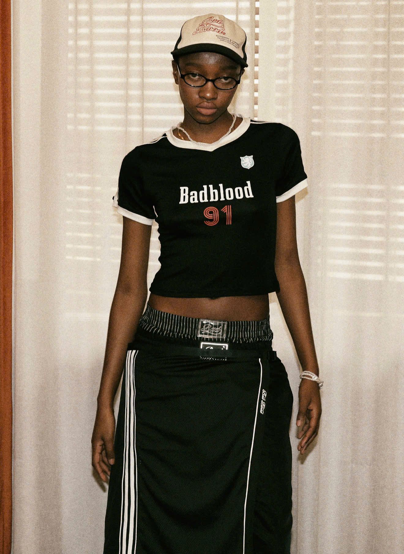  Áo Thun [Unisex] Badblood - [w-tee24-054] Vintage Club V-Neck Jersey T-Shirt Black 