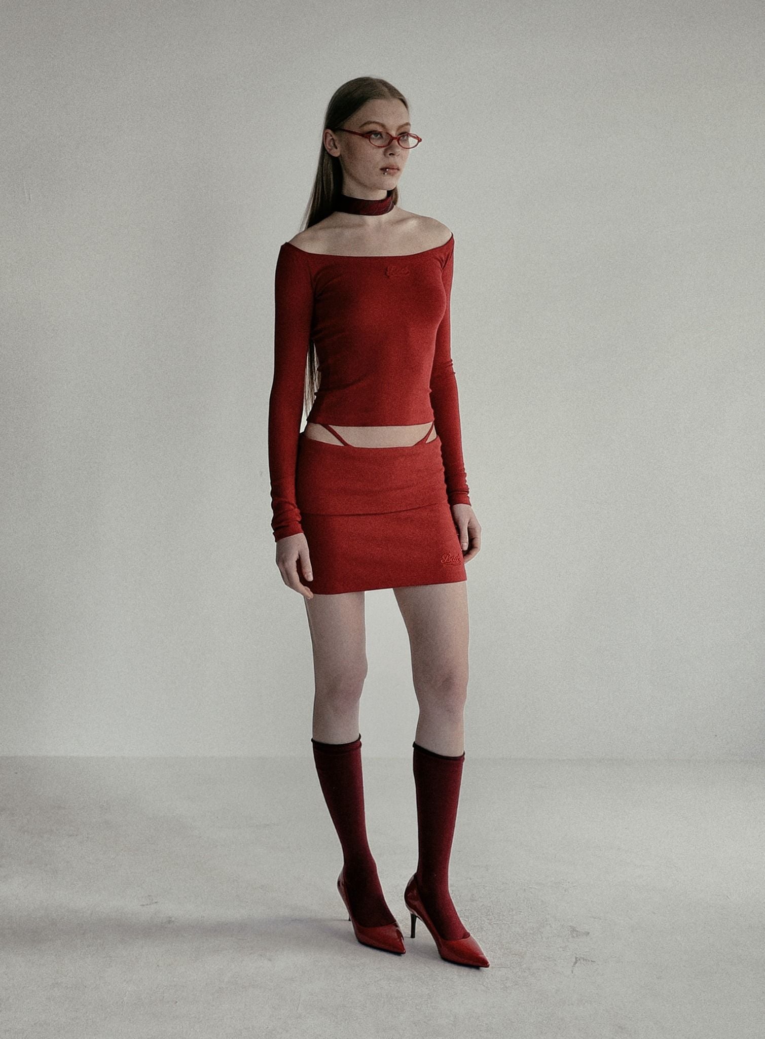  Áo Trễ Vai [Nữ] Badblood - [w-tee24-114] Beyond Soft Off-Shoulder Top Carmine 