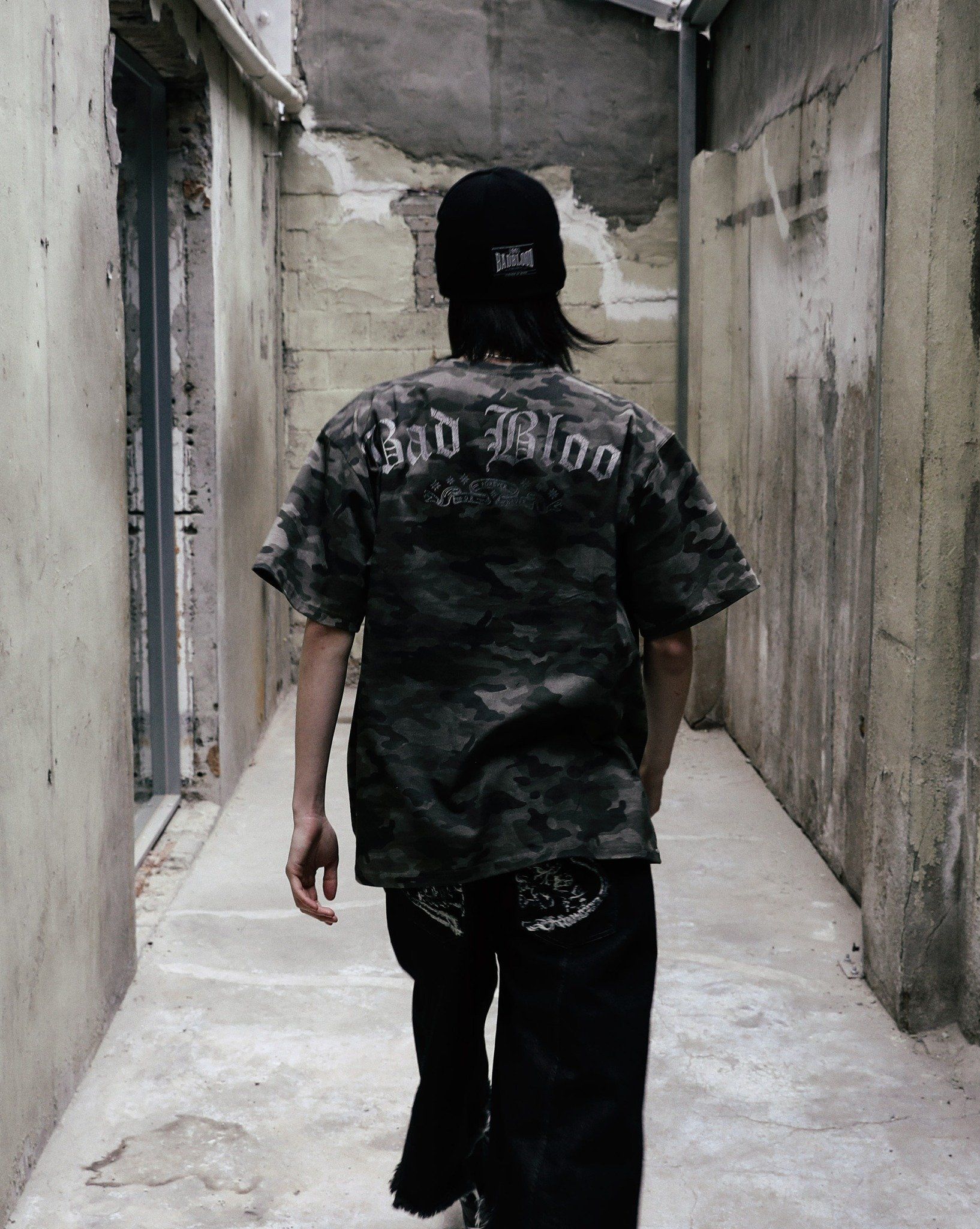  Áo Thun [Unisex] Badblood - [w-tee25-043] Crack Print T-shirt White 