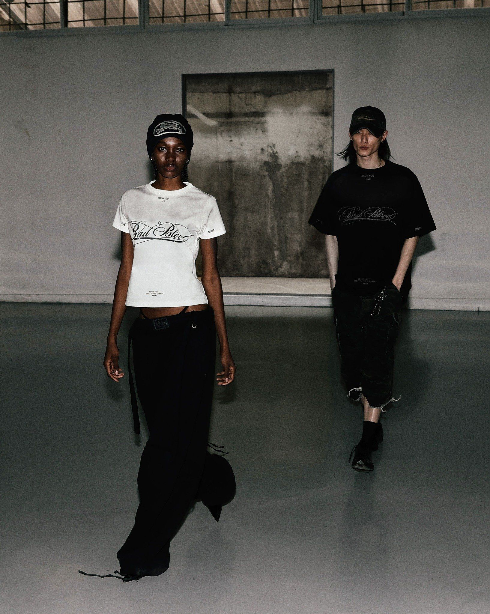  Áo Thun [Unisex] Badblood - [w-tee25-058] Dark Classic Dusty T-Shirt Black 