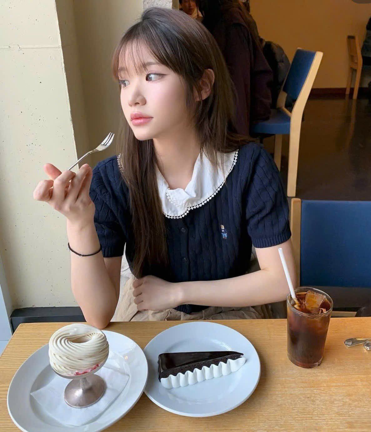  Áo Thun Len WHOAU [Nữ] - Steve R-neck Short Sleeve Cardigan Navy - WHCKF2401F 