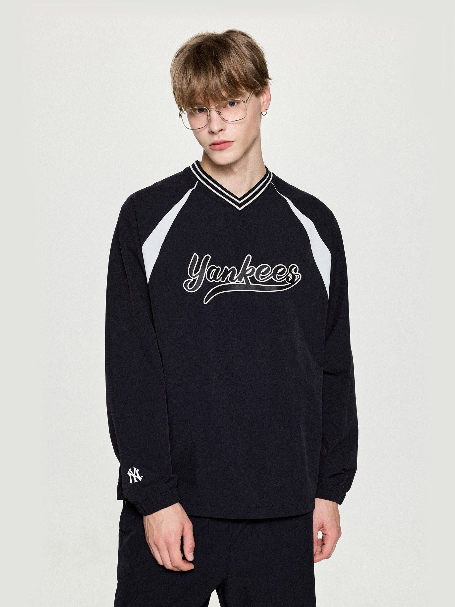  Áo Sweater MLB Korea - Varsity Sportive Curlsive Woven Yankees - 3AMTV1254-50BKS 