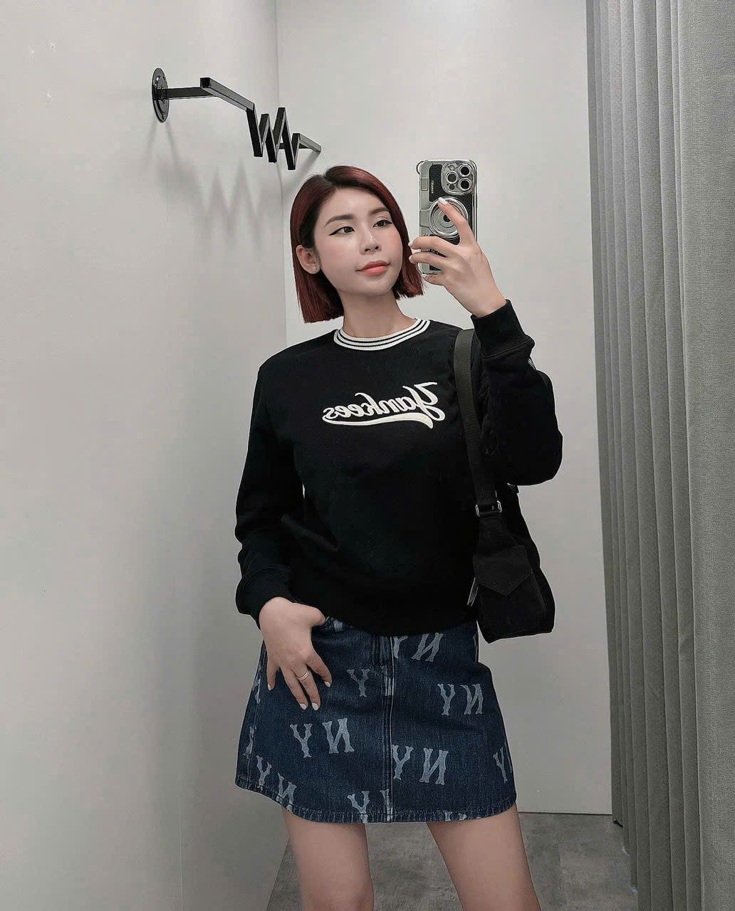  Áo Sweater [Nữ] MLB Korea - Varsity Cursive NY Yankees - 3FMTV0344-50BKS 