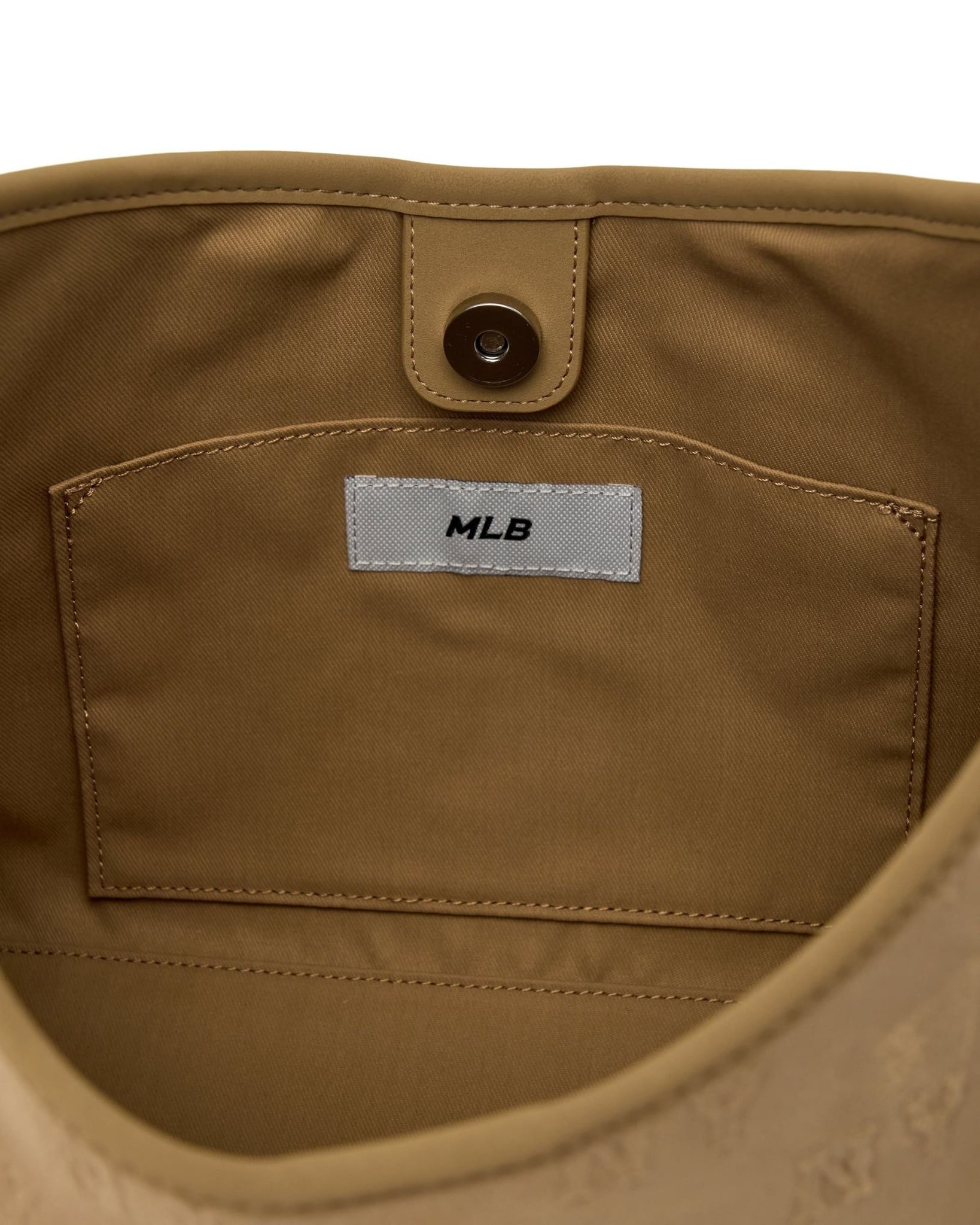  Túi Xách MLB - Monogram Feminine Charm Square Crossbody Bag - 3ACRMS16N 