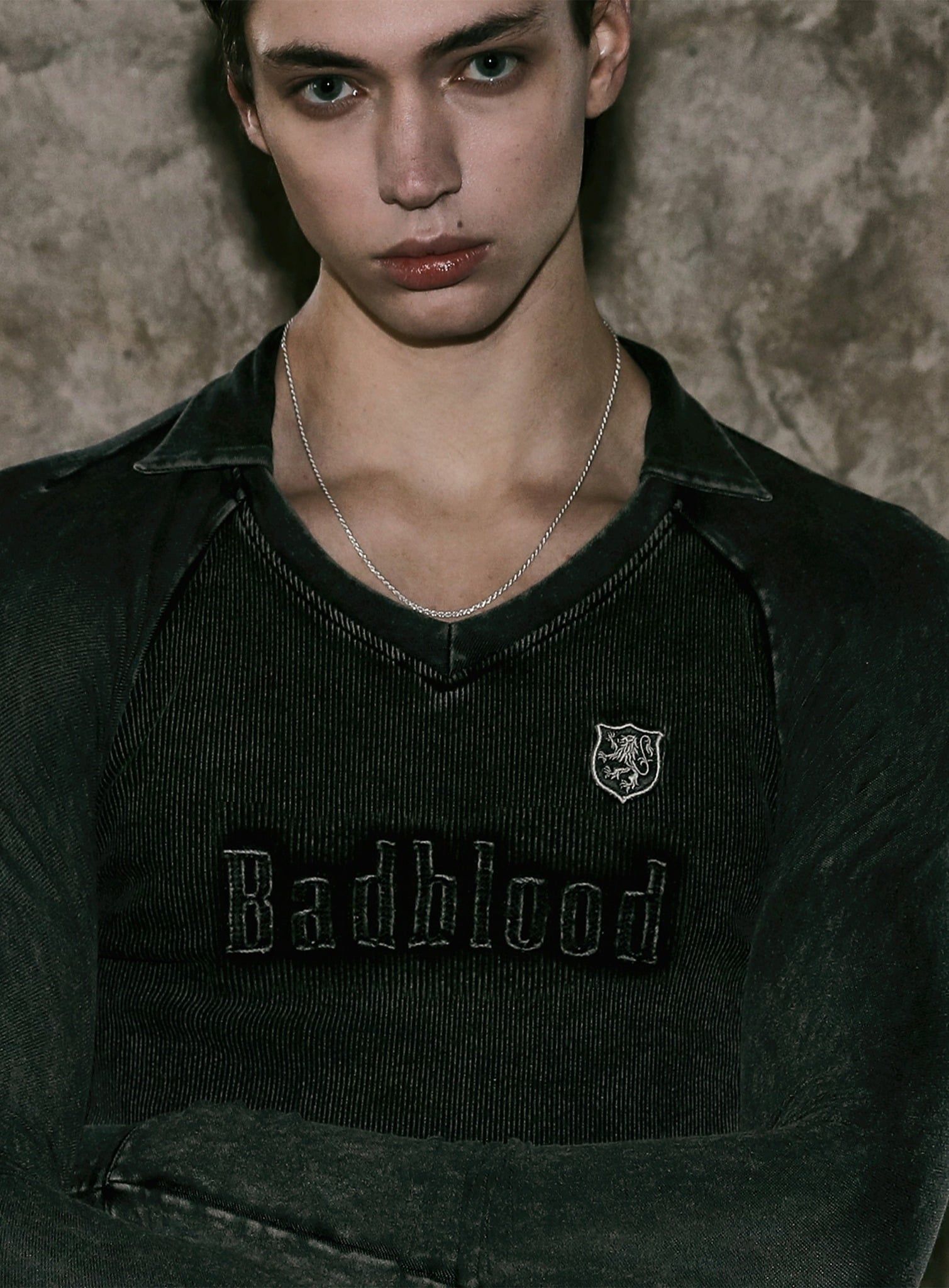  Áo Thun Dài Tay [Unisex] Badblood - [w-tee25-017] Rusty Denim V-Neck Black 