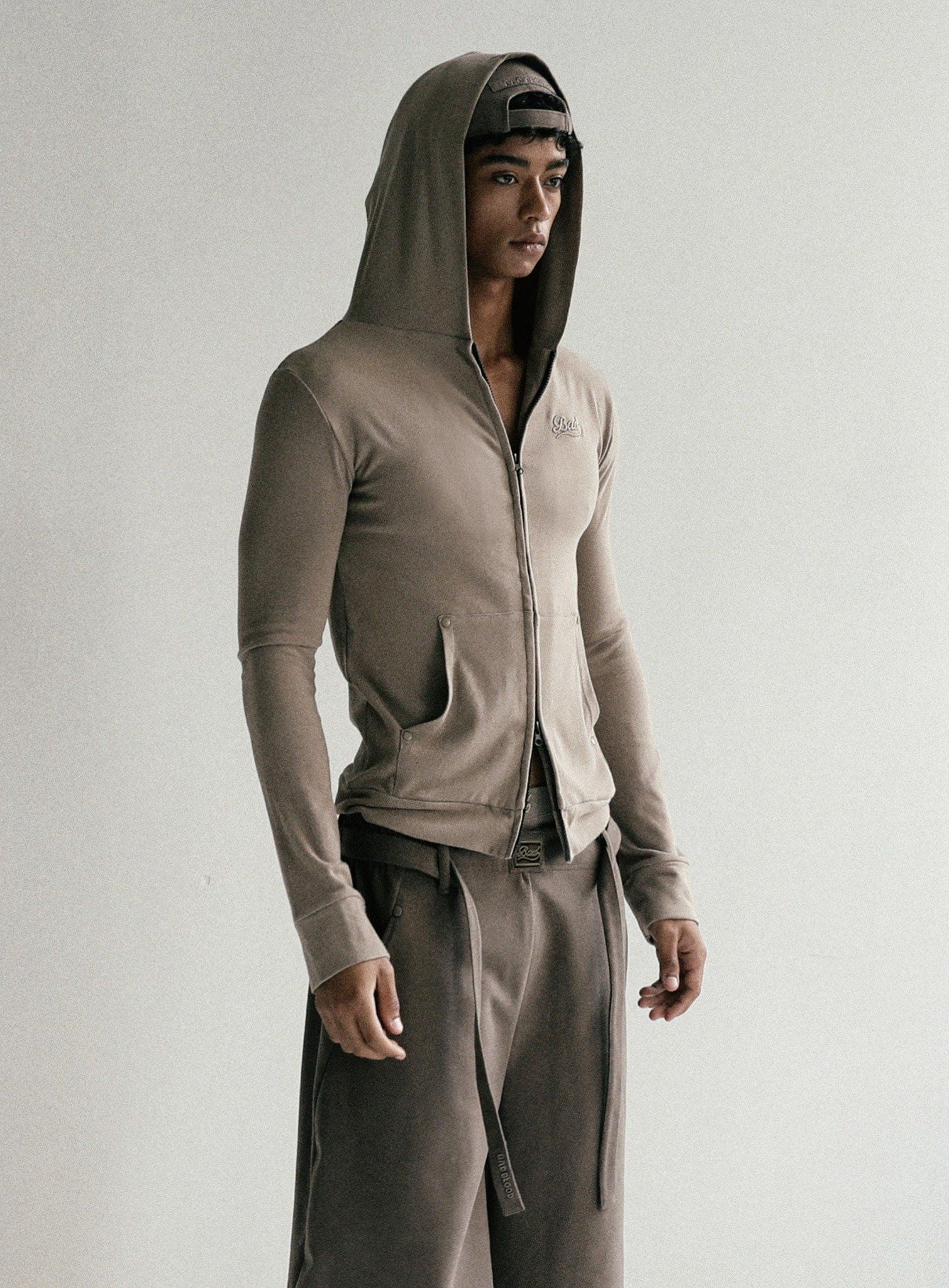  Áo Khoác [Unisex] Badblood - [w-hde24-036] Beyond Soft Hooded Zip-Up Slim Fit - Tobacco 