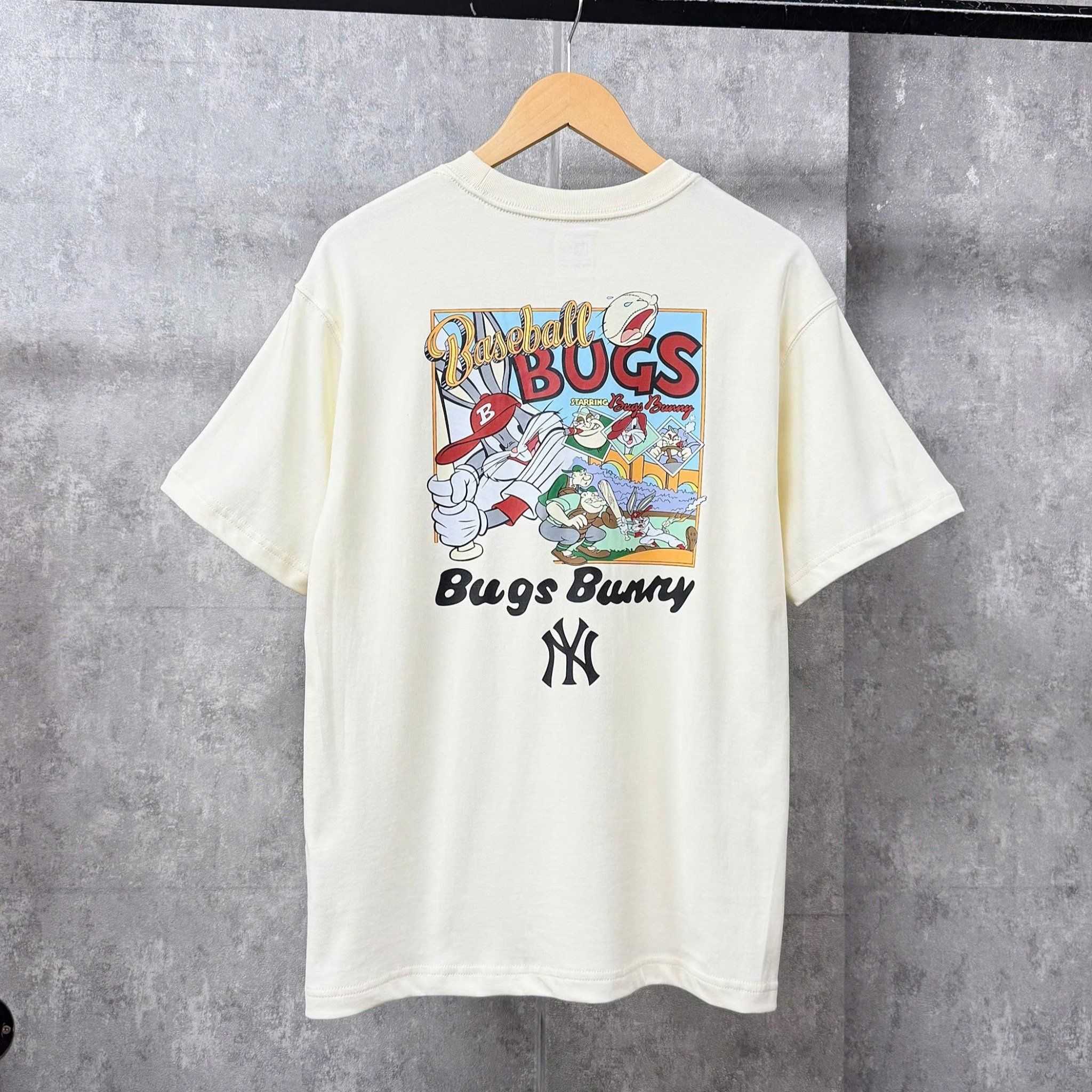 Áo Thun New Era - [Unisex] NY Yankees Bug Bunny Cream T-Shirt - 12565987 