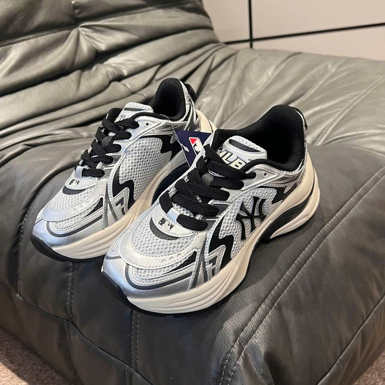  Giày MLB Korea Curve Runner New York Yankees Silver - 3ARNSPL4N-50SIS 