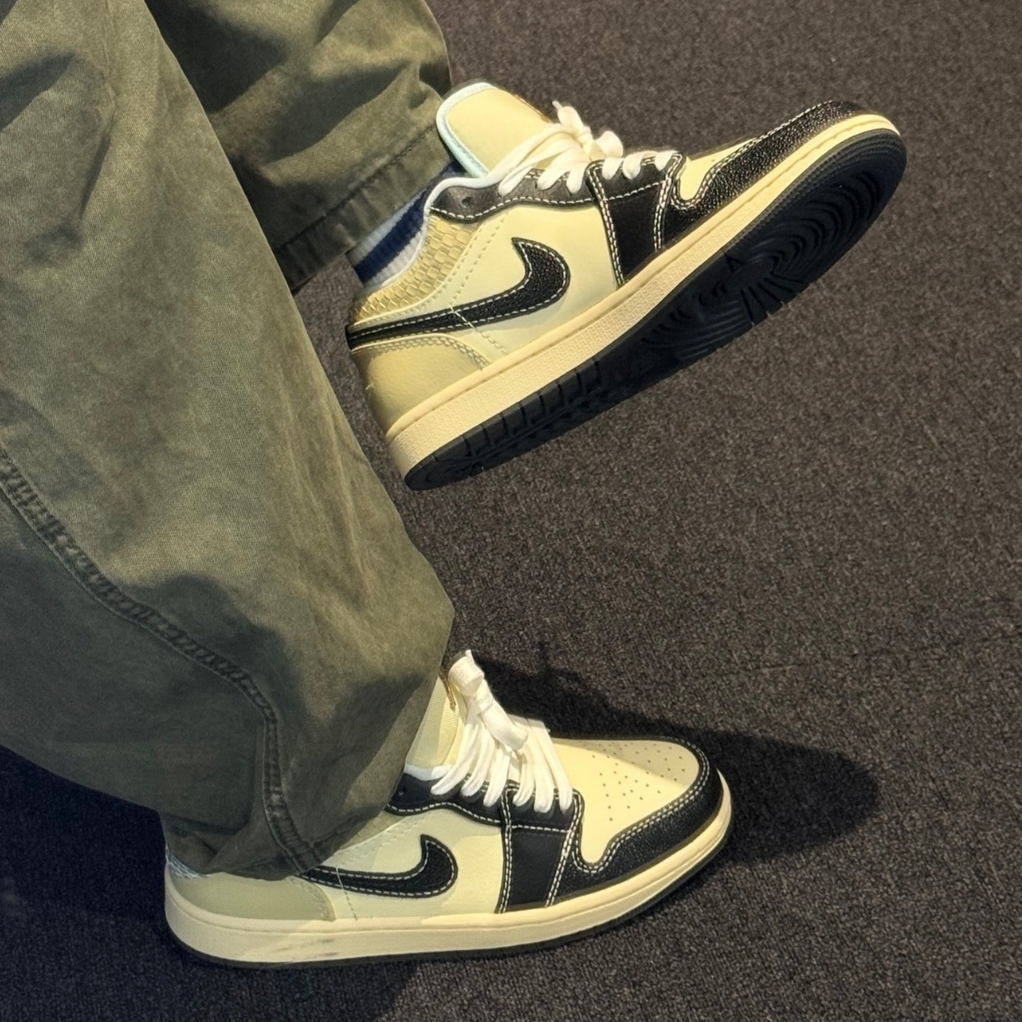  Giày Nike - Air Jordan 1 Low SE Coconut Milk Black HQ3437-101 