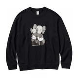  Áo Thun Kaws x Uniqlo - UT Graphic Black Sweatshirt 