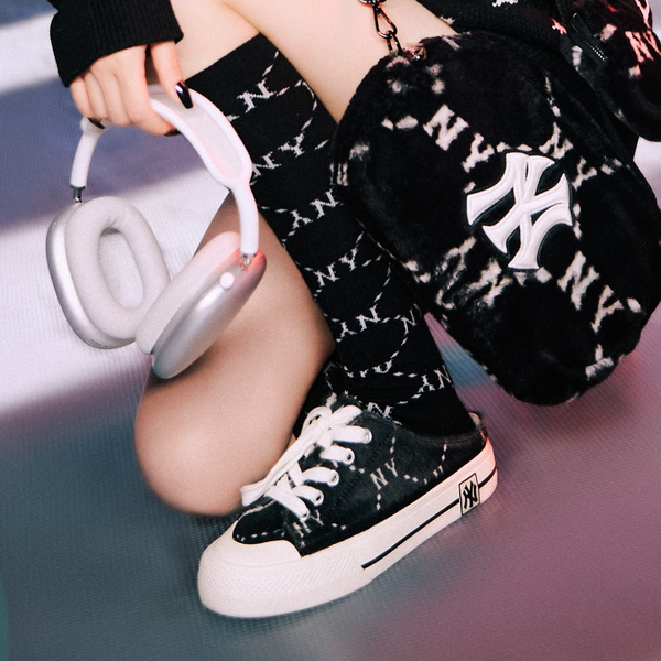 Giày MLB Playball Mule Fur Diamond Monogram Boston Black - 3AMUUFS26-50BKS