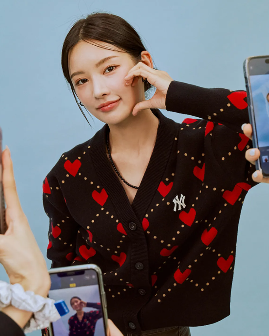  Áo Cardigan Crop MLB [Nữ] - Heart All-Over NY Black - 3FKCH0234-50BKS 