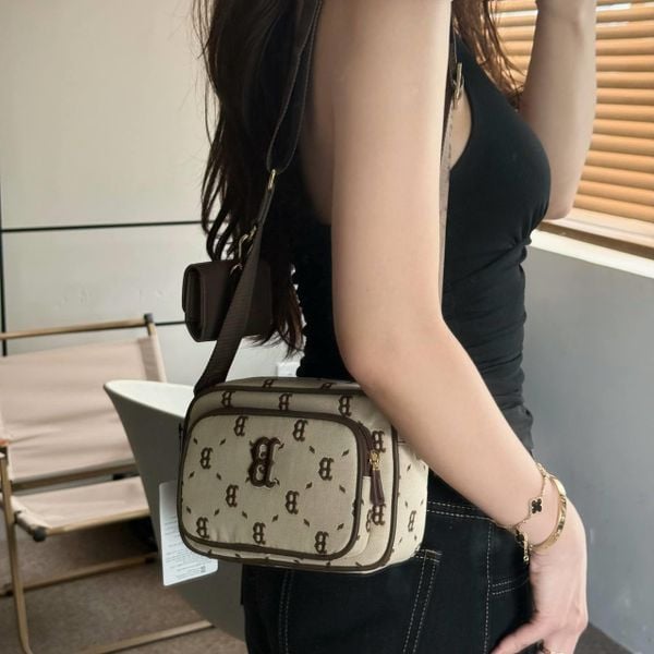 Túi MLB Diamond Monogram Camera Bag Boston Red Sox Brown - 7ACRMDH5N-43BRS