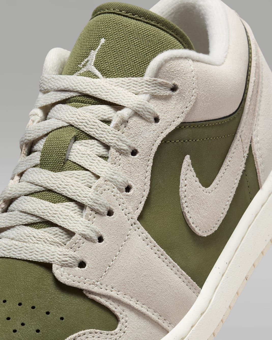  Giày Nike Jordan Low SE Medium Olive Sail HV4089-201 