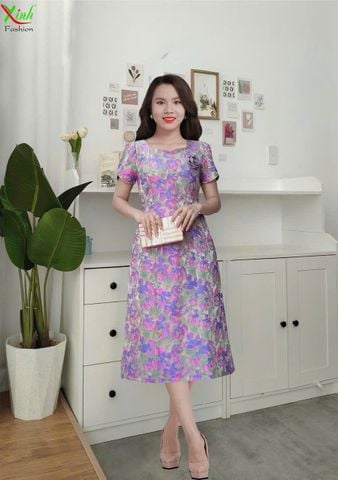  Đầm Gấm Dệt Cao Cấp Tím Pastel Trẻ Trung Hoa Cài Thủ Công DL838 