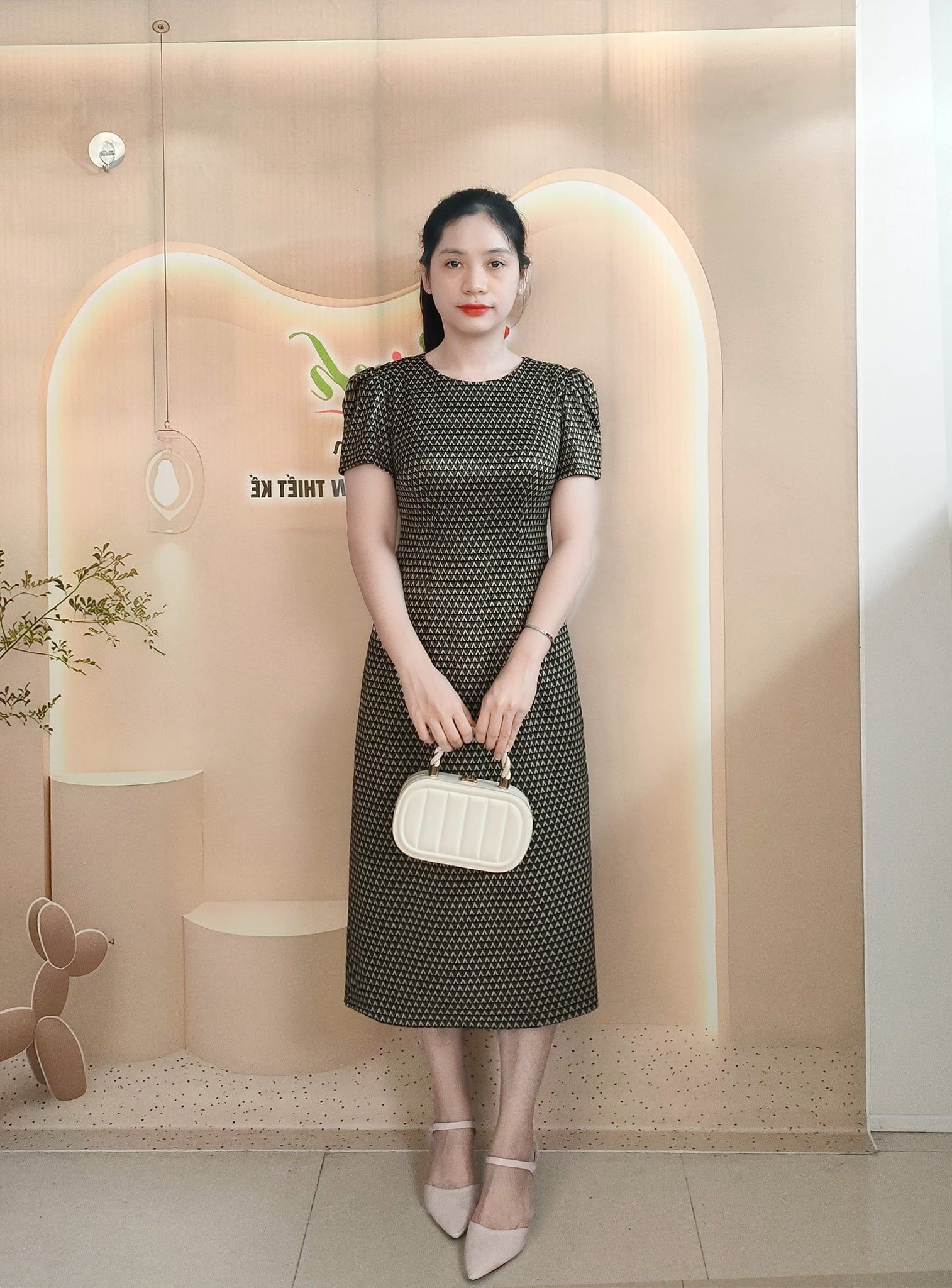 Đầm Suông Caro Vàng Nâu Trẻ Trung DL935