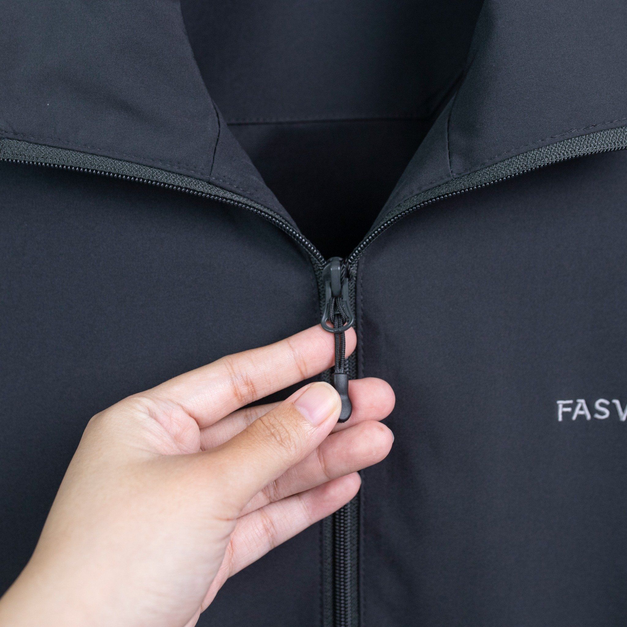  Bộ Quần Áo Gió Thể Thao Nam FASVIN BC25673 02 Lớp Lót Thun Dày Dặn Ấm Áp Chất Vải Và Phom Dáng Rất Đẹp 