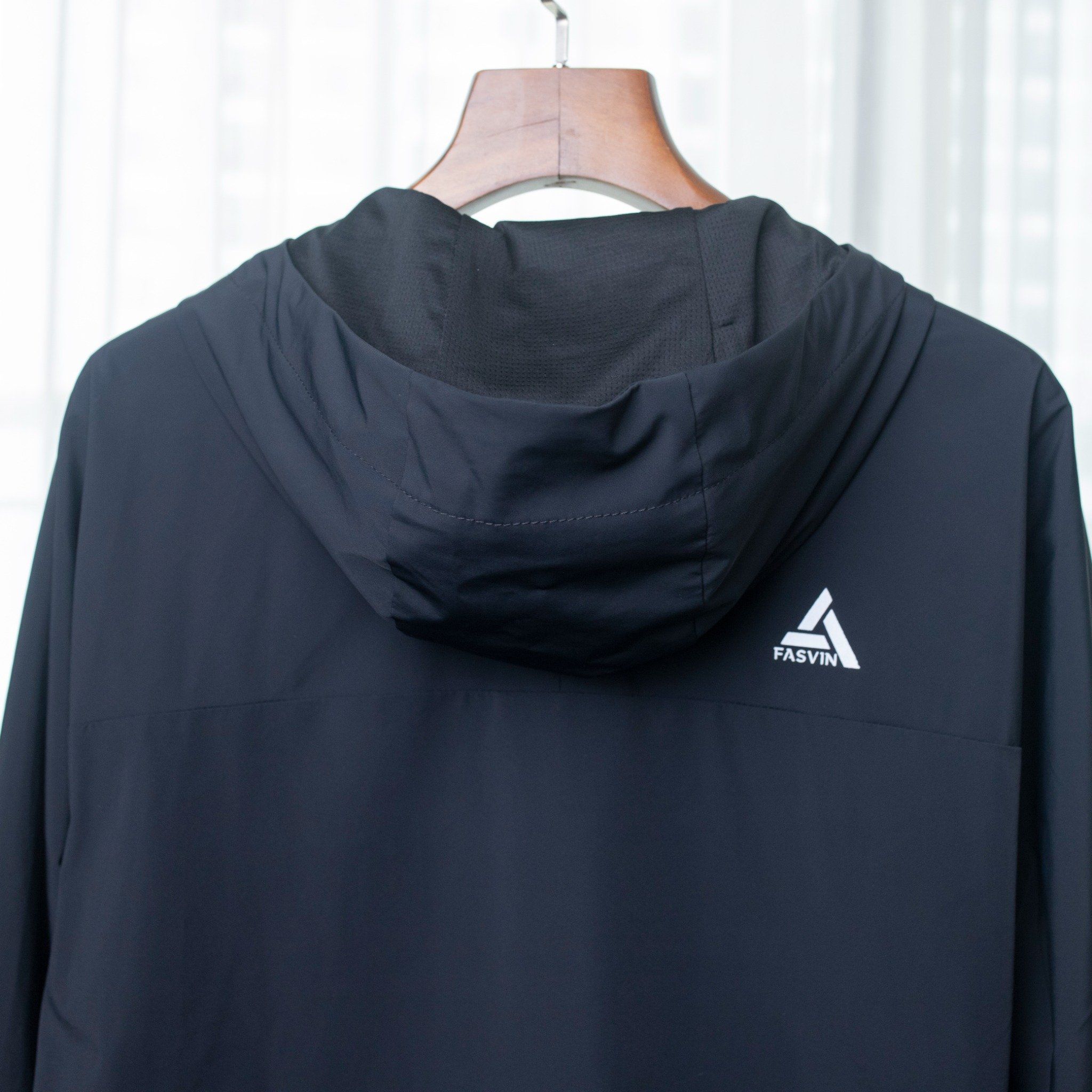  Bộ Quần Áo Gió Nam Thể Thao Fasvin BC25679 Áo Có Mũ Vải Gió Chun 02 Lớp Lót Vải Thun Mềm Mại 