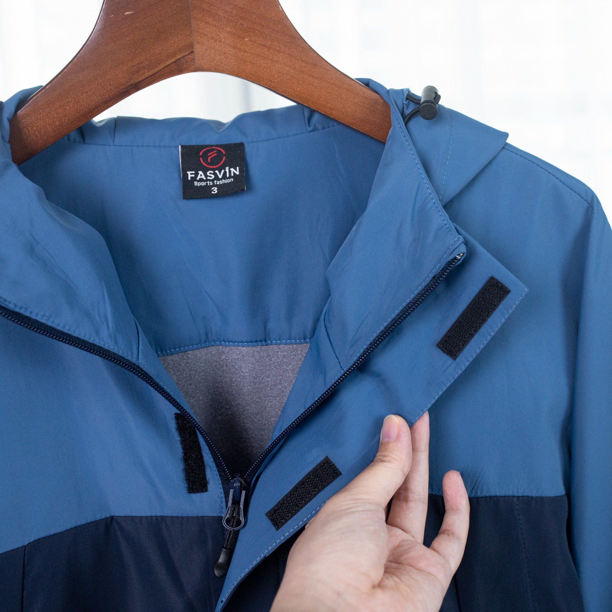  Bộ Quần Áo Gió Thể Thao Nam FASVIN BD25680 02 Lớp Lót Thun Dày Dặn Ấm Áp Chất Vải Và Phom Dáng Rất Đẹp 