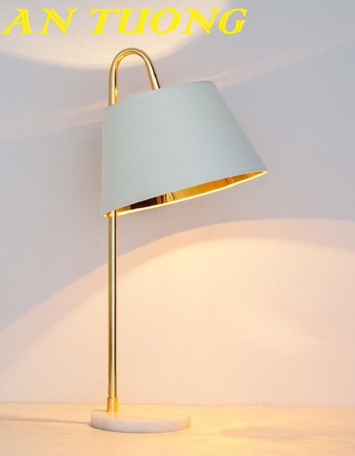 đèn bàn học ánh sáng trung tính tốt cho mắt 007