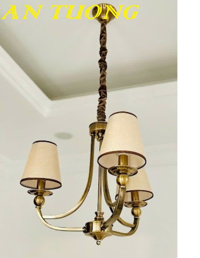 Đèn chùm cổ điển phòng khách đẹp sang trọng 030