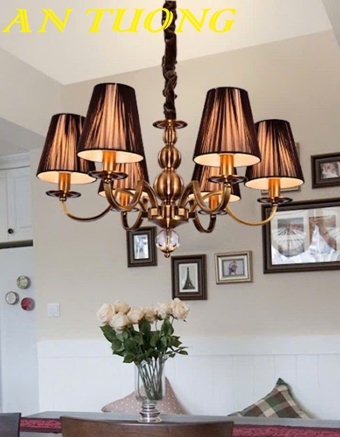 Đèn chùm cổ điển phòng khách đẹp sang trọng 041