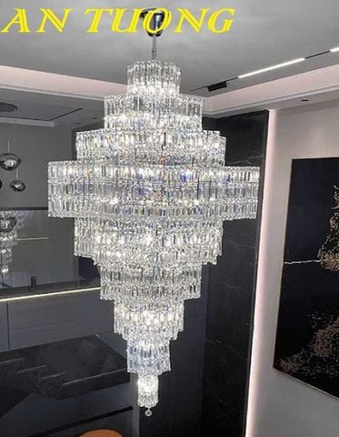 Đèn chùm pha lê thông tầng phòng khách đẹp sang trọng