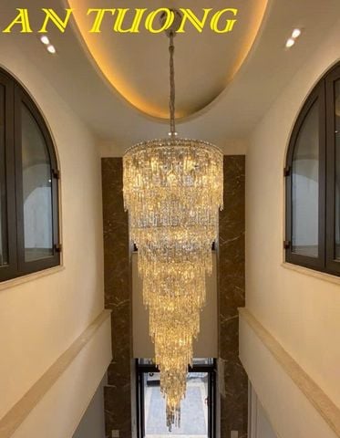  Đèn chùm pha lê thông tầng phòng khách đẹp sang trọng 005 