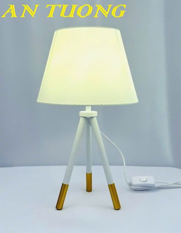 Đèn ngủ để bàn đẹp trang trí phòng ngủ 033