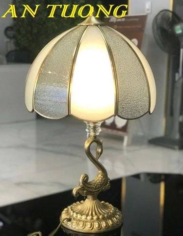 Đèn ngủ để bàn đẹp trang trí phòng ngủ